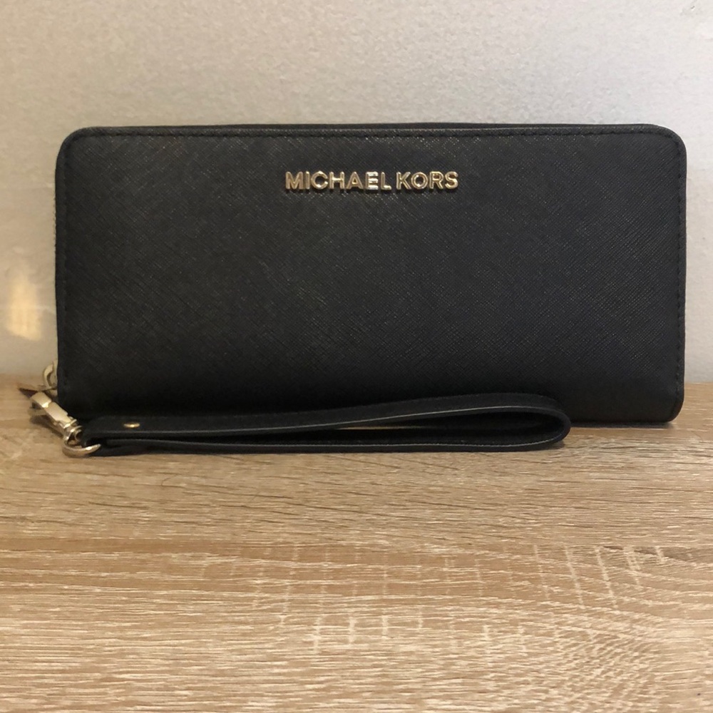 Michael Kors Jet Set Continental Wallet